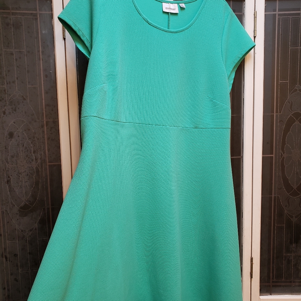 dress - Picture 3 of 3